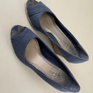 Life Stride blue fabric wedge with peekaboo toe